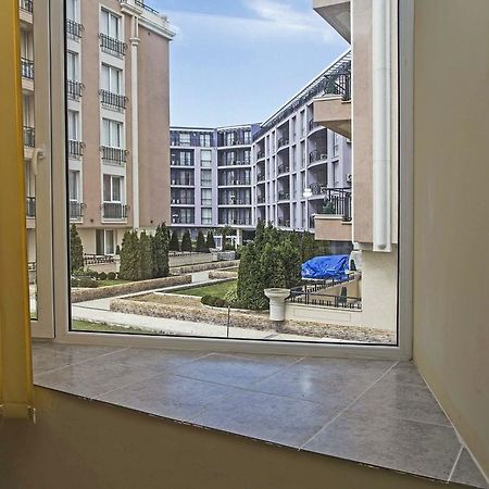 Aqua Blue Apartments Pantai Sunny Bagian luar foto
