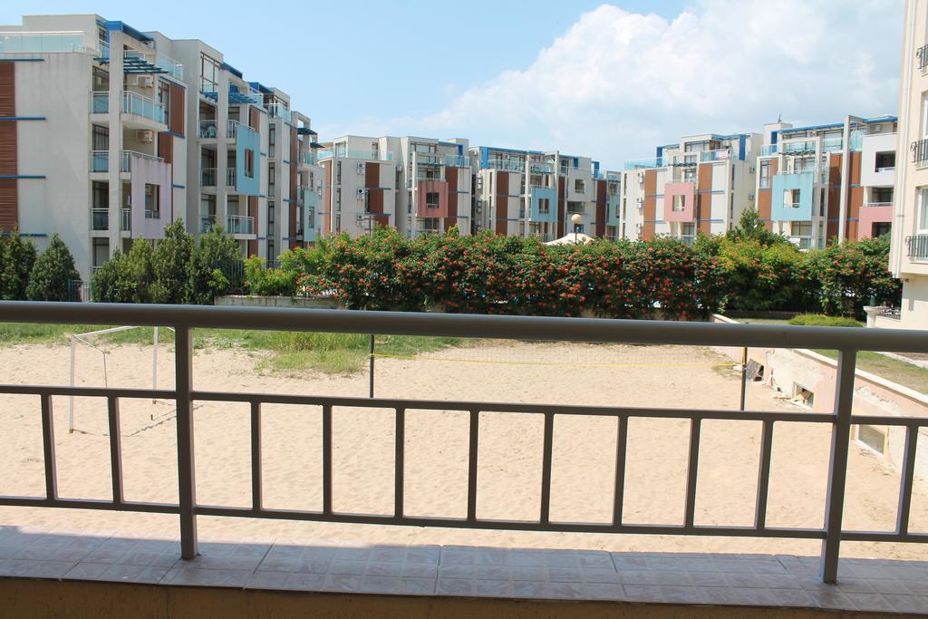 Aqua Blue Apartments Pantai Sunny Ruang foto