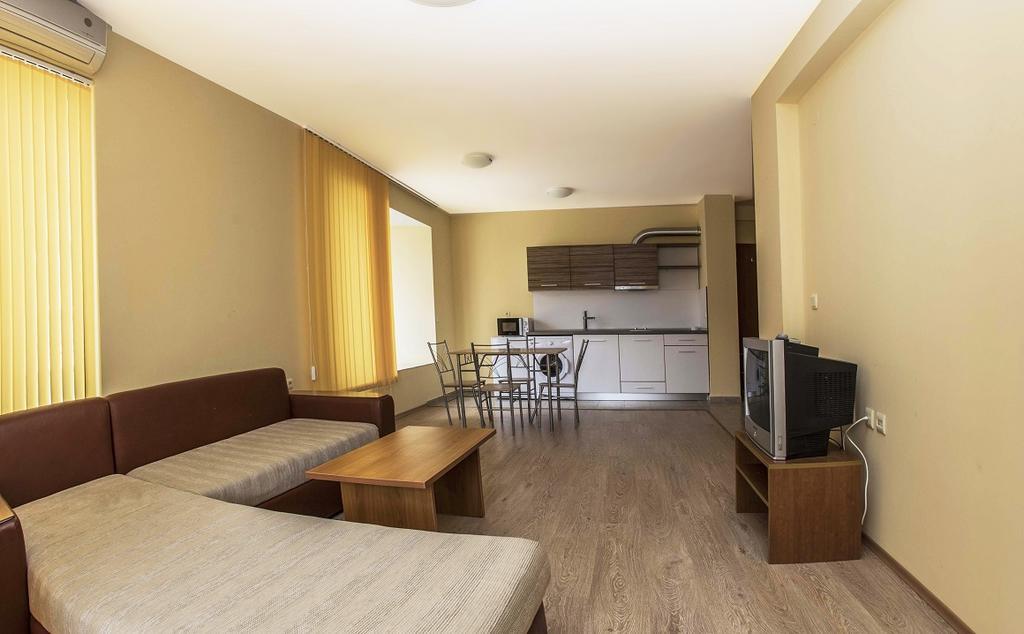 Aqua Blue Apartments Pantai Sunny Bagian luar foto